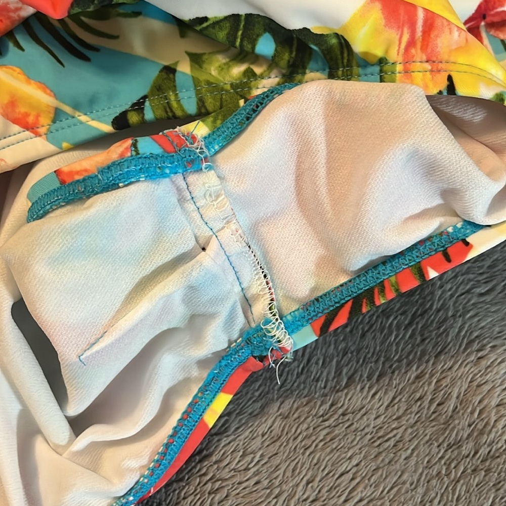Jantzen Tropical Print One Piece Swimsuit - Picture 7 of 9